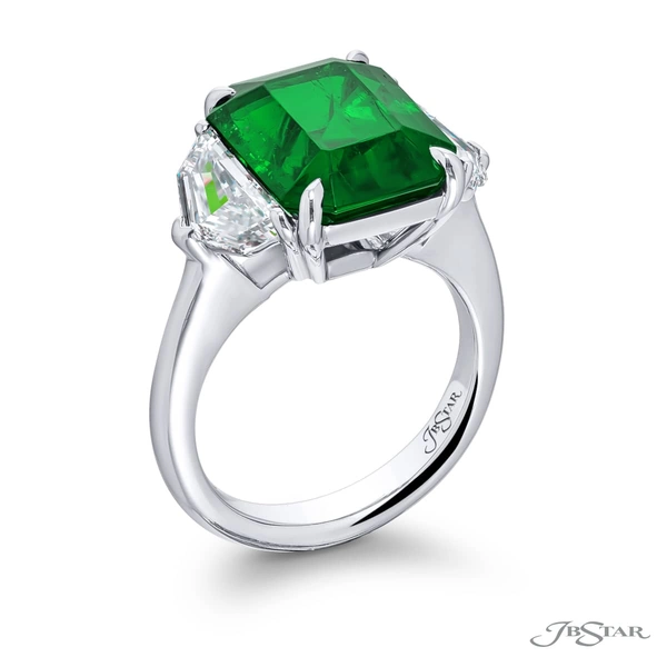 6.14 Ct Emerald Cut Diamond Ring in Platinum - Image 2