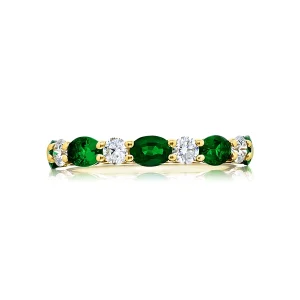 Oval Cut Diamond Ring in 18K Yellow Gold