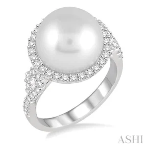 Pearl & Halo Diamond Ring